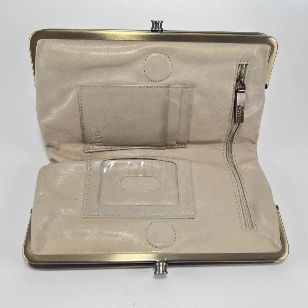 Hobo Double Frame Embossed Leather Clutch Lauren Wallet‎ In Off-White